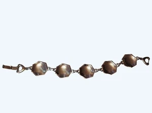 Brazalete Vintage Marino Tono Plata Eslabones Hexagonales y Diseño de Carcasa Texturizada 8 pulgadas - Imagen 1 de 4