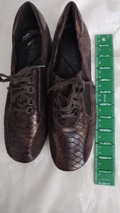 Meucci Schuh Damen braun Größe 9,5-10 Wildleder Reptil geprägt Schnürschuh bequem Keilabsatz - Bild 1 von 6