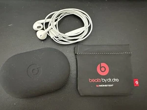 Used Apple Earphones Lightning Cable With Beats Two Pouches Used Rare - Photo 1 sur 7
