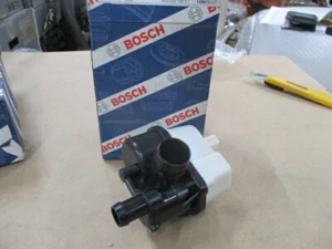 BMW E39 E46 E60 E63 E90 Z4 FUEL VAPOR LEAK DETECTION PUMP 0261222018 BOSCH NEW - Bild 1 von 6