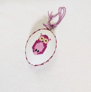 🦉 Dekohänger mit Stoffbezug & bestickter Eule – 6,5 x 5 cm – Rosa/Violett - Bild 1 von 4
