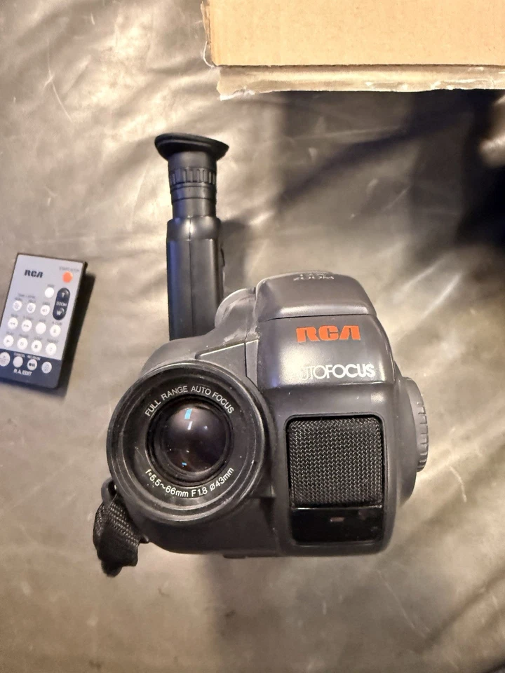 Vintage RCA Small Wonder AutoFocus VHSC Camcorder with Remote Control – Untested - Image 1 of 4