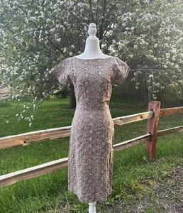 Vestido de día Toni Todd vintage años 60 recortado floral bordado crema delicado talla S/M - Imagen 1 de 10