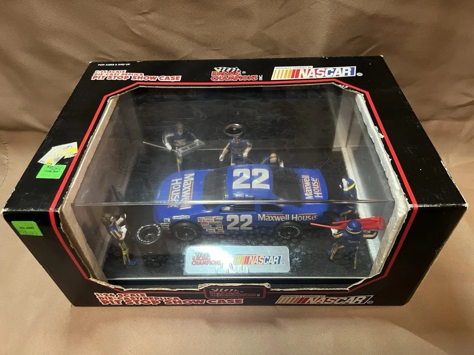 NIB 1992 Racing Champions 1:24 NASCAR Pit Stop Show Case #22 Sterling Marlin - Image 1 of 1
