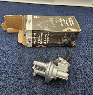 Bomba de combustible mecánica Carter M6984 para modelos seleccionados de Ford Mercury 65-76 Foto 1 de 4