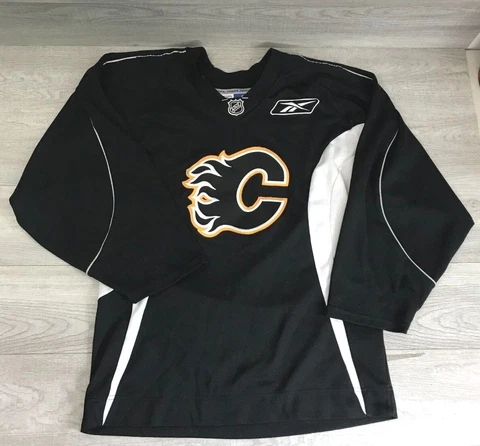 Reebok NHL Small Unisex Calgary Flames Official Licensed Jersey Black Cover