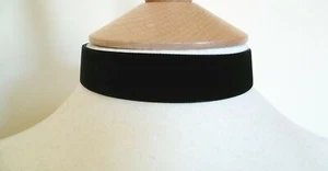 Schlichtes schwarzes 22 mm Samt Halsband, wählen Sie Ihre Halsgröße  - Bild 1 von 2