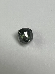 Diamantes ásperos crudos sin cortar verdes naturales GEMMY únicos de 1,97 quilates - Imagen 1 de 1