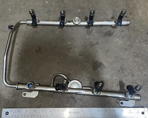 OE GM Cadillac XLR V8 Fuel Injector Rail 12569183 - Bild 1 von 3
