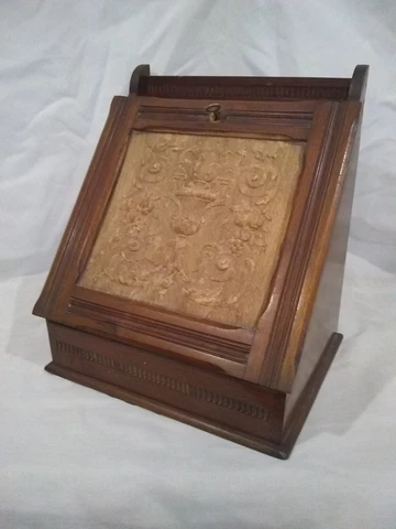Vintage Wooden Lap Desk, Lockable, Ink Bottle, Calendar, Great Condition Cover