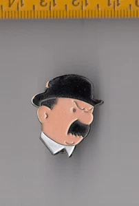 TINTIN pin badge Thomson Kuifje Comic Book - Picture 1 of 3