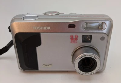 Câmera Digital Toshiba PDR 3330 3.2 MP Zoom Óptico 2.9x, Testada - Imagem 1 de 4