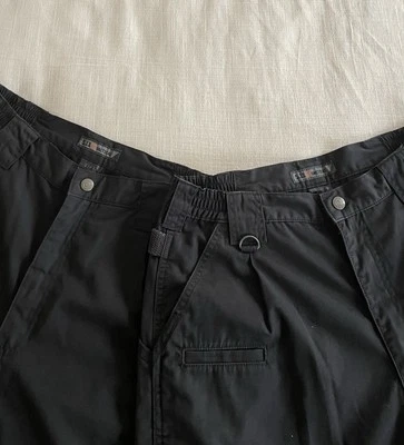 LOT OF 2 BUNDLE 5.11 TACTICAL SERIES BLACK UTILITY CARGO SZ 32x32 MENS - Image 1 of 4