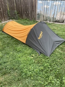 EUREKA SOLITAIRE 1 MAN TENT with Attached Rain Fly Cover - Picture 1 of 7