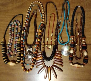 11 Brocken Holz Halskette SET Boho Schnitzerei Perlen Muschel Tribal Natur Diff Länge Größe - Bild 1 von 24