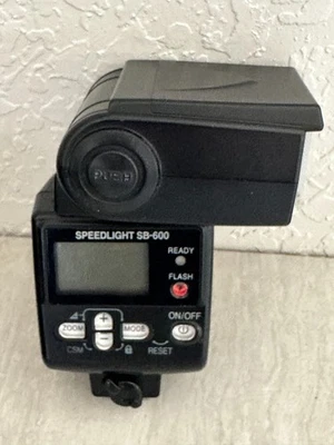 Nikon SB-600 Speedlight Flash - works but flash head does not zoom; $0 ship - Image 1 of 4
