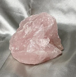 XL Rose Quartz Madagasgar Rough Stone Chunky Crystal 500 grams (0.502kg) - Picture 1 of 4