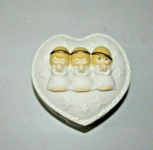 PUNZE WEISS BISKUIT KERAMIK BAND HERZ BETENDER CHERUB ENGEL SCHMUCKKÄSTCHEN - Bild 1 von 10