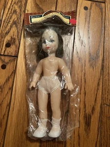 Nuevo Darice 9.5" Muñeca Piezas Niña #1207-3 Cabello Marrón Ojos Azules Artesanía - Imagen 1 de 3