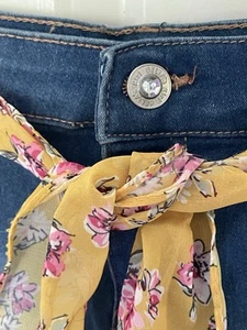 Delia’s Girls Shorts, Size 10, heart-shaped pockets, yellow floral belt - Picture 1 of 7