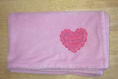 Renacuajos Peluche Rosa Sweetheart Bebé Manta Bordada Corazón Suave Seguridad Foto 1 de 4