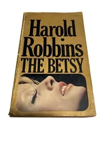 THE BETSY by Harold Robbins vintage 1972 Pocket Books paperback BESTSELLER NOVEL - Picture 1 of 10