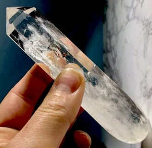 Natürliche klare Quarz Kristall Spitze in toller Form Madagaskar Exemplar Edelstein - Bild 1 von 7