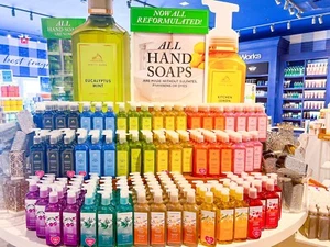 Brand New Soaps Added 16th July 🔥Bath & Body Works Foaming Hand Soaps ☀️ - Picture 1 of 254