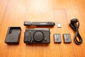 Fujifilm X-E1 16.3MP ASP-C X-Trans Sensor Mirrorless Camera (Great Condition) - Picture 1 of 6