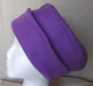 CLASSIC WOMEN'S PURPLE POLAR FLEECE WINTER HAT WITH ROLLED BRIM med - Picture 1 of 3