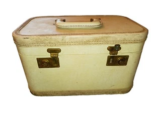 Vintage Train Case, Off-white, Latched, Used, Carry On, Luggage - Picture 1 of 15