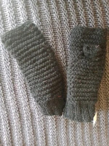 Wool Handwarmers Handknit Polar Fleece Lining black Made In Nepal - Bild 1 von 1