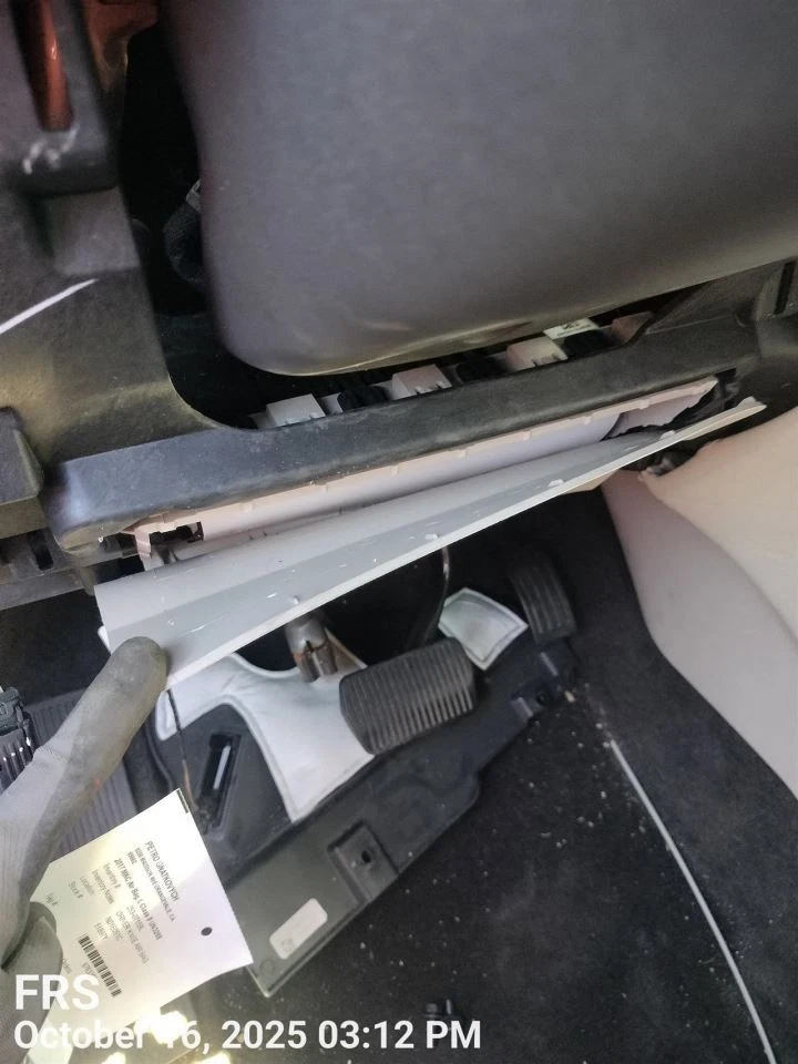 DRIVER KNEE AIR BAG GJ7Z78045J77AE 2015-2019 LINCOLN MKC Foto 1 de 4