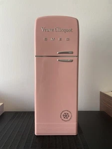 RARE Veuve Clicquot réfrigérateur rose SMEG pour bouteille de champagne coffret - Bild 1 von 5
