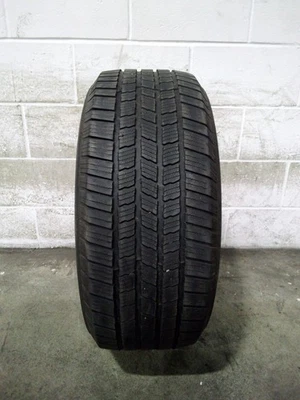 1x Neumático usado Michelin Defender LTX M/S 8/32 107 H P255/50R19 2555019 Foto 1 de 3