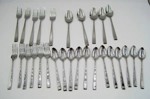 Cambridge MARLISE MIRROR 28-PIECE FLATWARE SET MINT! - Picture 1 of 4