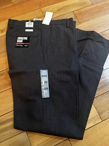 Dockers Signature Men Khaki Straight Fit D2 Flat Front Gray Color Size 32x34 - Picture 1 of 8