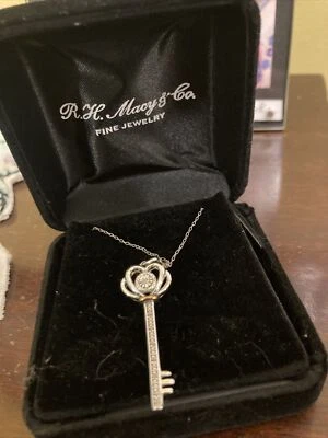 Key Diamond Accent 吊坠 14k 黄金纯银 $200 MSRP — 第 1/4 张图片