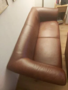 Braune Ledercouch, guter Zustand, mit 1 Sessel (Abnutzungsspuren an Armlehnen) - Bild 1 von 2