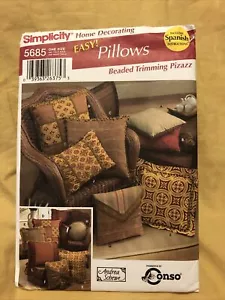 Almohadas patrón de simplicidad 5685 sin cortar en inglés y español - Imagen 1 de 3