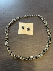 Patricia Locke Halskette/Ohrringe versilbert mit schwarz-weißen geometrischen Kristallen - Bild 1 von 12