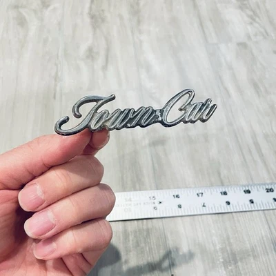 1973-1979 LINCOLN TOWN CAR FENDER EMBLEM OEM D3VB-5350398 FOMOCO SCRIPT - Image 1 of 3