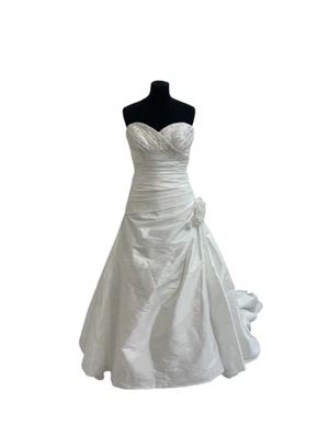 Benjamin Roberts Wedding Dress Size 10 A-Line Beaded with Train Charity Listing - Image 1 of 4