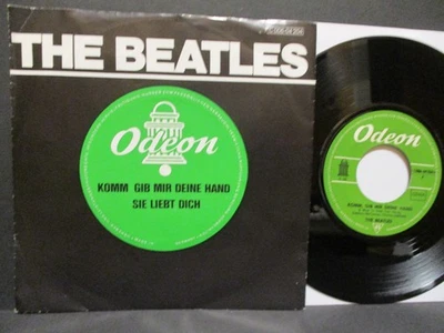 THE BEATLES  7" : Komm, gib mir deine Hand / Sie liebt dich = mint- - Bild 1 von 2