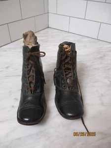 Victorian Black Child's Pair of Shoes or Boots Original Laces Nice Condition - Picture 1 of 8