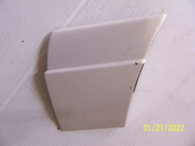 1998 2002 LINCOLN CONTINENTAL RIGHT Front Fender TRIM MOLDING Used OEM White WT - Image 1 of 4