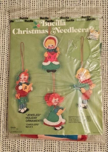 VTG Bucilla Christmas 3386 Ornament Pattern Carolers - Picture 1 of 2