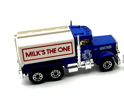 Matchbox MB5 Peterbilt Tanker Truck  Milk's The One With Tampos Mint in PVC Box - Image 1 of 4