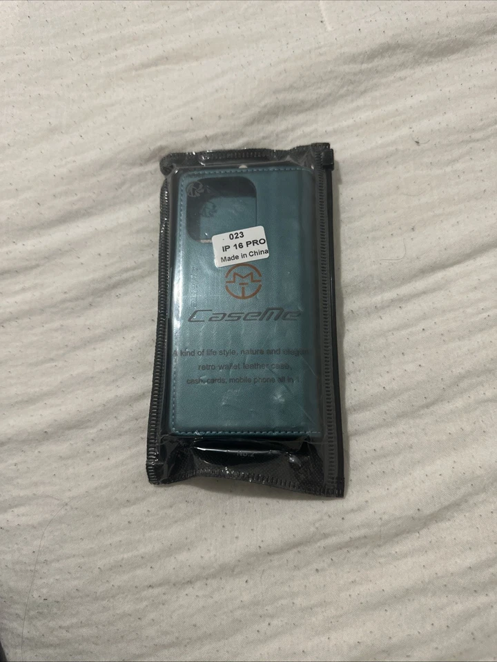 Estuche tipo billetera 16 Pro Foto 1 de 1