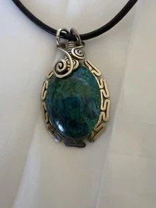 Cabochon Anhänger Halskette Chrysokoll & Malachit Kordel - Bild 1 von 8